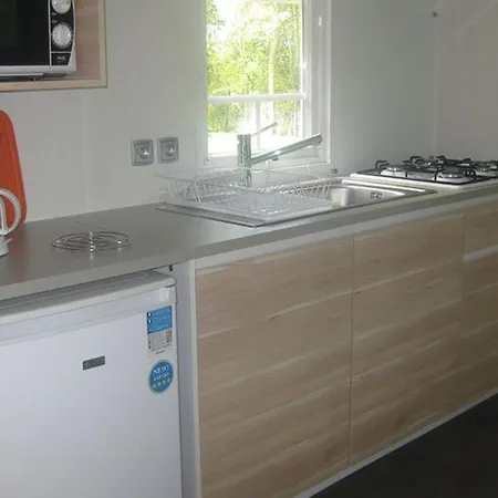 Mobil-home 4 Pers Avec Terrasse à Chaillé-les-marais - Api-1-52-574 Camping *