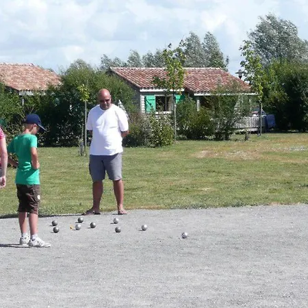 Mobil-home 4 Pers Avec Terrasse A - Api-1-52-574 * Chaille-Les-Marais