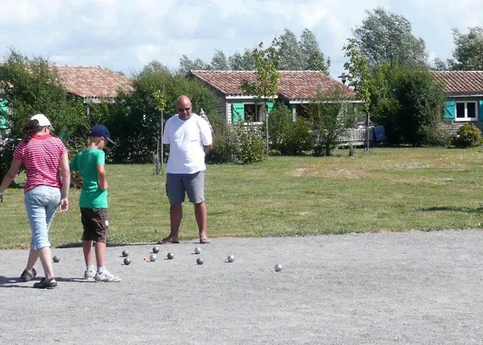 Mobil-home 4 Pers Avec Terrasse A - Api-1-52-574 * Chaille-Les-Marais